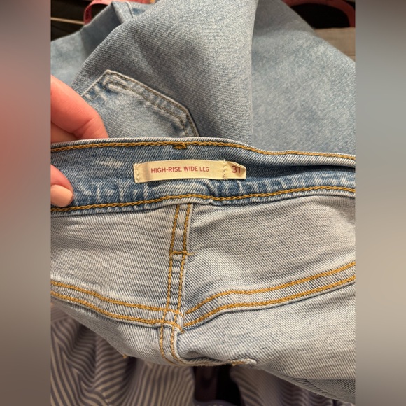 Levi’s High Rise Wide Leg Ripped Jeans - Picture 6 of 7